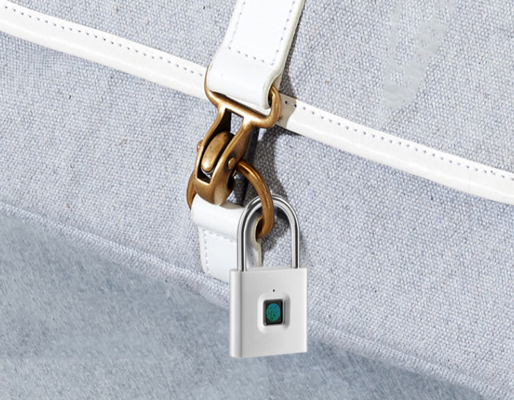 Wide Uses Keyless Fingerprint Unlock Biometric Smart Lock Sturdy Waterproof Padlock USB Rechargeable Electric Lock 